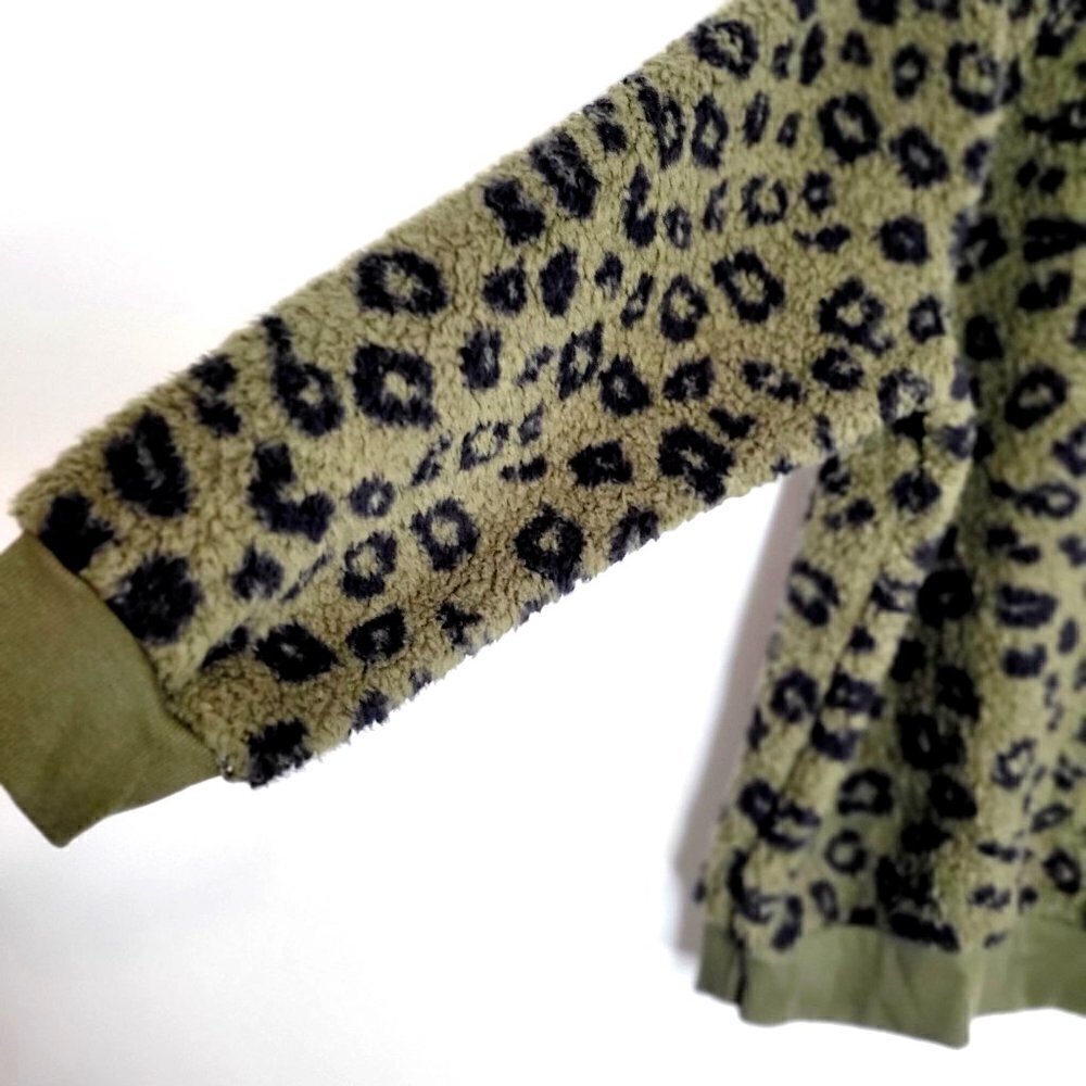 Workshop Republic Clothing Top Leopard Green Sherpa Sweatshirt Women SIze 2X - Picture 8 of 13